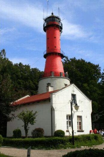 Widok na latarnię morską w Rozewiu.